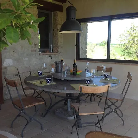 Stunning Guesthouse In Quiet Location Of Umbria Appartement